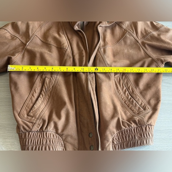 Men's Tan Suede Bomber Jacket - Picture 5 of 7
